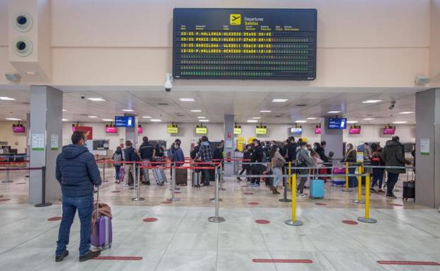 ¿Qué hacer si te afecta la huelga de Vueling en Almería? Reclamaciones e indemnizaciones