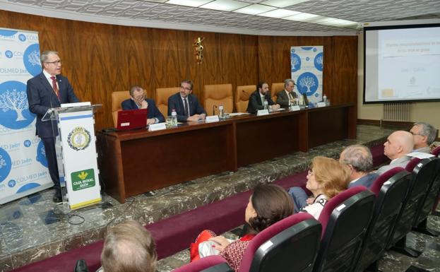 El Colegio de Médicos destaca el crecimiento en la oferta de cursos formativos con el sistema 'on line'