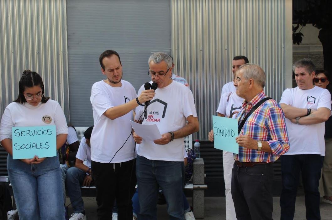 Concentración para que las personas sin hogar no se queden «sin conexión»