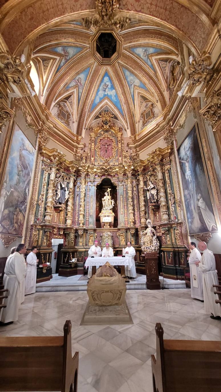 El Nuncio de Su Santidad visita los restos de San Juan de la Cruz