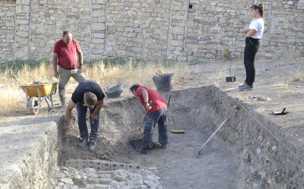 1.286 personas, tres fosas y una herida que está más cerca de cerrar