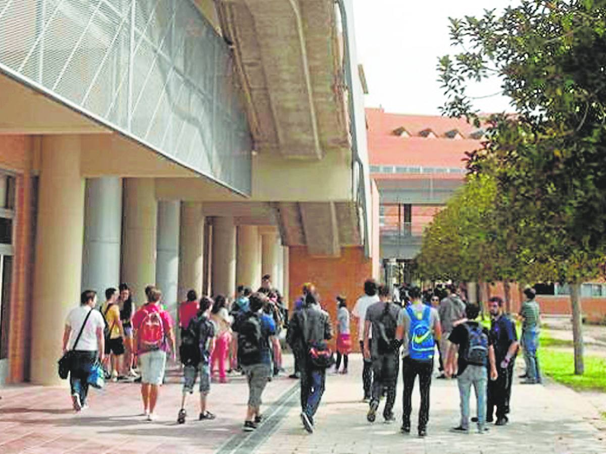 La Junta de Andalucía fomentará la empleabilidad de los universitarios con nuevas titulaciones