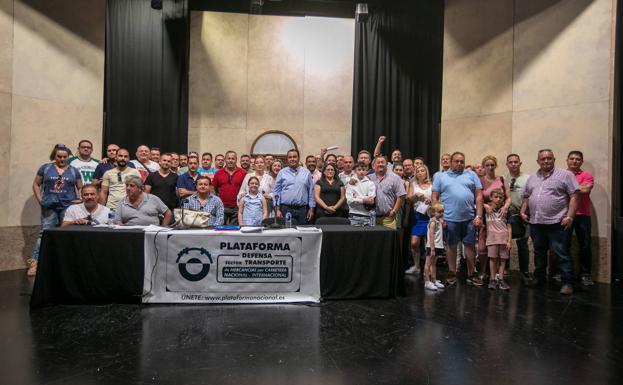 «Esto es insostenible, estoy pagando un camión de 120.000 euros y gano menos que un quiosco de pipas»