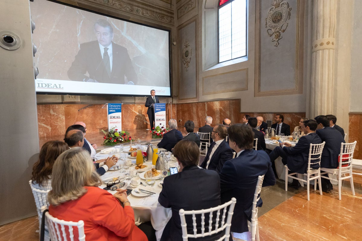 Así ha sido el Desayuno Informativo de IDEAL con el consejero Sanz