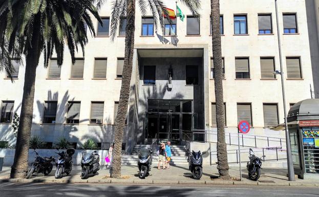 Juzgan a diez acusados de integrar una red de inmigración ilegal con pateras desde Argelia a Almería