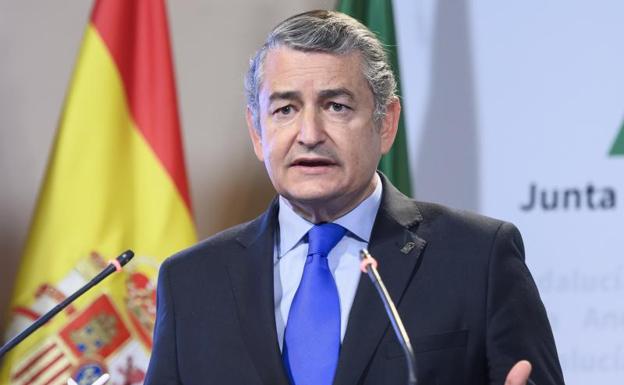 La Junta declara el 4 de diciembre Día de la Bandera y consuma la apuesta de Moreno por un «nuevo andalucismo»