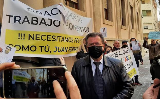 El TSJA rebaja la pena de cárcel a tres años al exalcalde de Linares Juan Fernández
