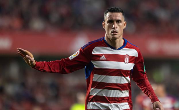 Estos son los precios para el primer partido del Granada con Paco López en Los Cármenes