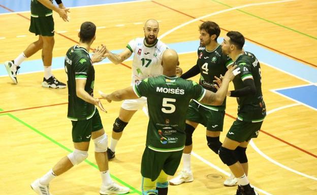 Unicaja Costa de Almería camina por la senda de la irregularidad