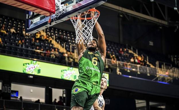 Paso de gigante de Cristiano Felicio hacia la Copa del Mundo