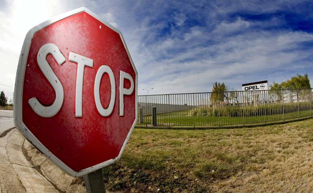 La señal de STOP cambia 18 años después: así será a partir de ahora