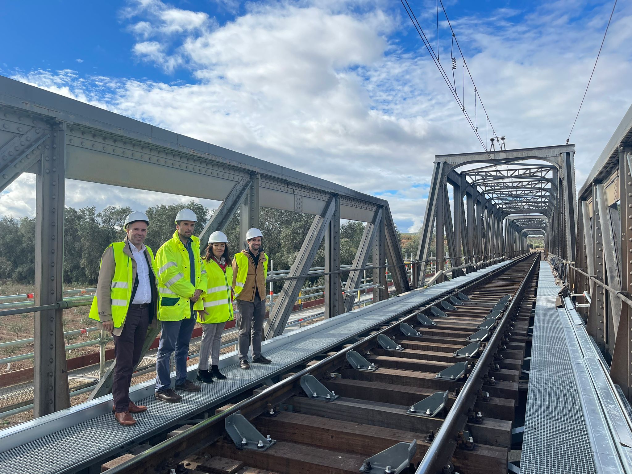 Las obras en el puente entre Alcázar de San Juan y Jaén permitirán a los trenes aumentar su velocidad