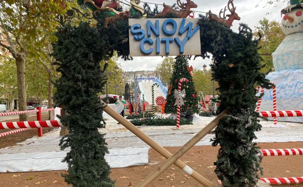 Una noria y una ciudad de la nieve para el Paseo del Salón