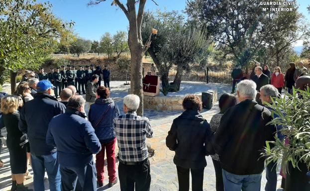 Oria recuerda al agente José Romero, fallecido en acto de servicio
