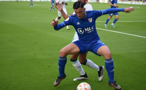 El Córdoba es más líder remontando al Linares