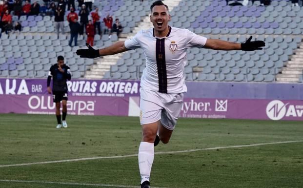 El Real Jaén se viste de líder en La Victoria ante el Atlético Malagueño
