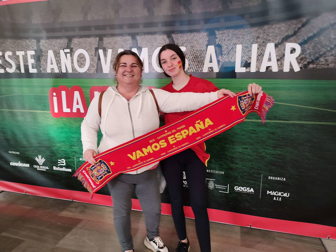 Encuéntrate en el photocall del Palacio de los Deportes en el partido de España