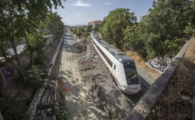 El Gobierno abordará en 2023 el estudio informativo de la conexión ferroviaria entre Almería y Granada