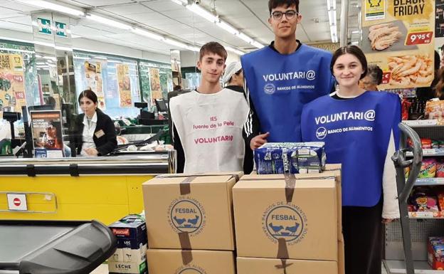 La solidaridad jienense se reparte en cajas de comida