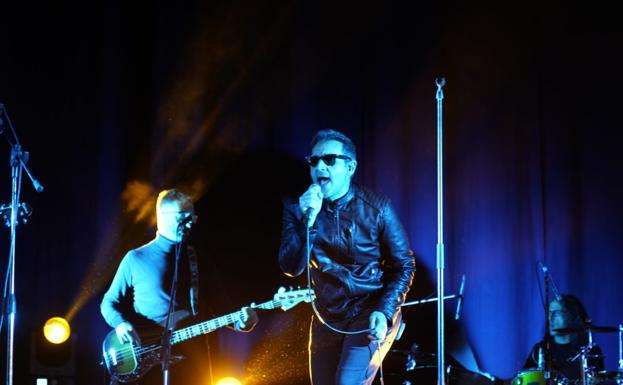 La «poesía libre» de Niño Erizo hace viajar al público en el Darymelia