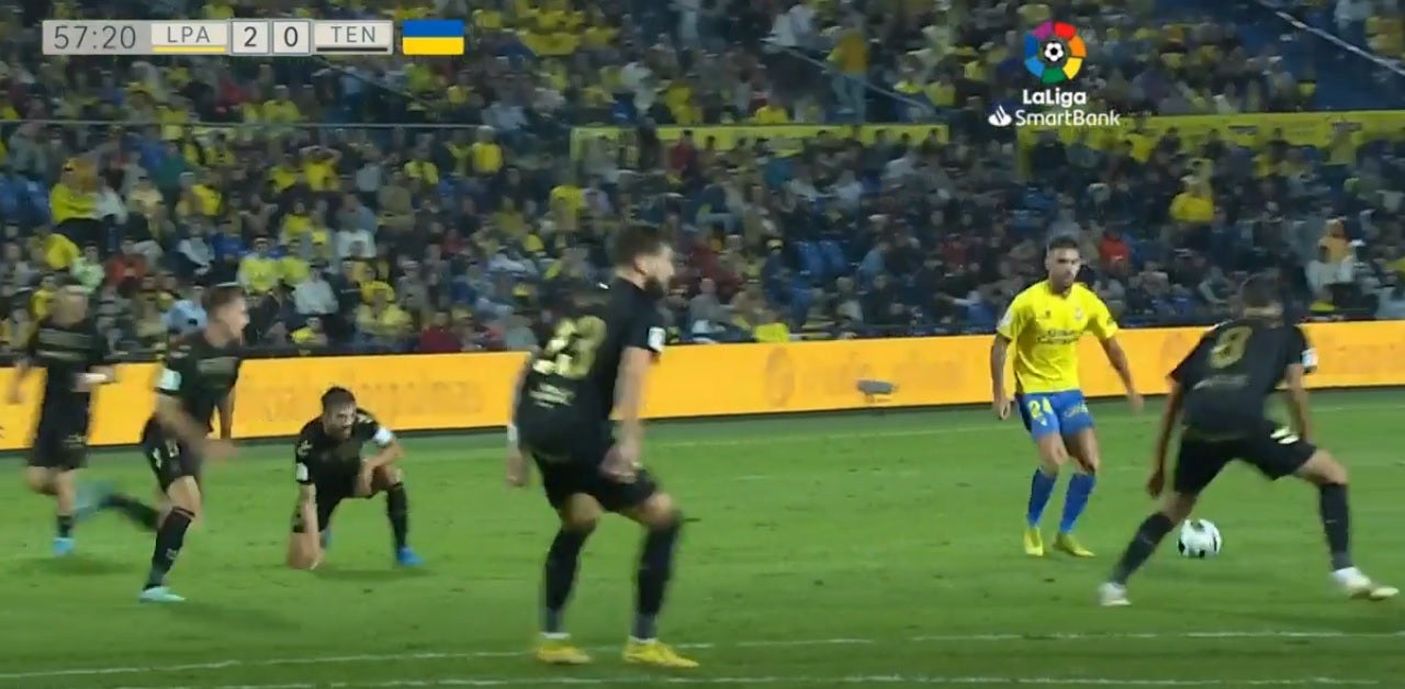 Las Palmas golea en el derbi canario