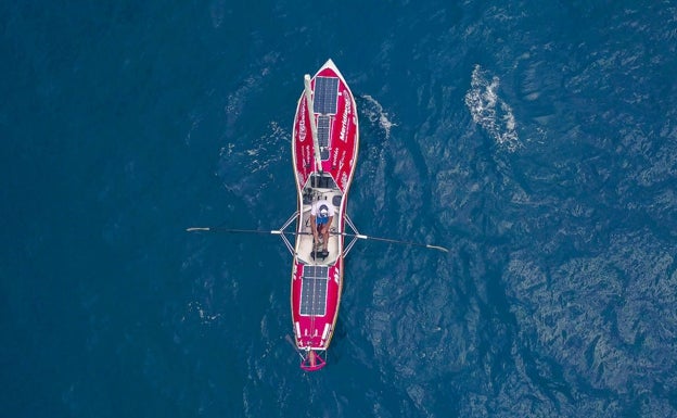 Gesta antártica a remo y a vela