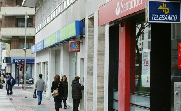 Patronal bancaria y sindicatos pactan un alza salarial del 4,5% para 2023