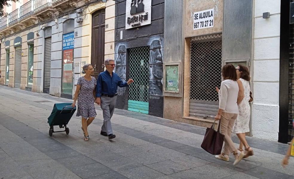 Comerciantes abrazan la ampliación de horarios en Almería pero exigen medidas que fomenten el consumo