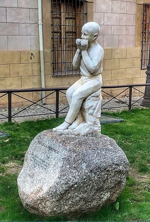 'El niño de la armónica' parte de Castellar vía Madrid para una réplica en bronce