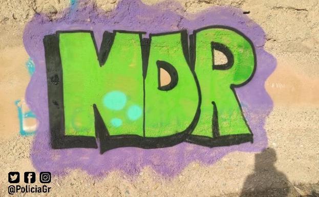 Pillado 'in fraganti' cuando realizaba un grafiti en la muralla zirí de Granada