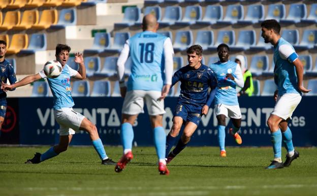 Empate que sabe a poco al Poli El Ejido ante el UCAM B