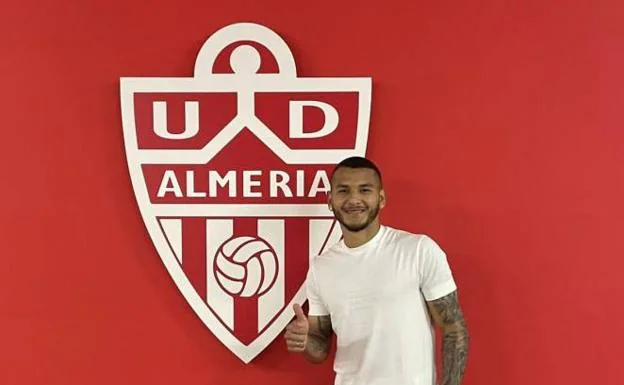 Luis Suárez ya es jugador de la UD Almería