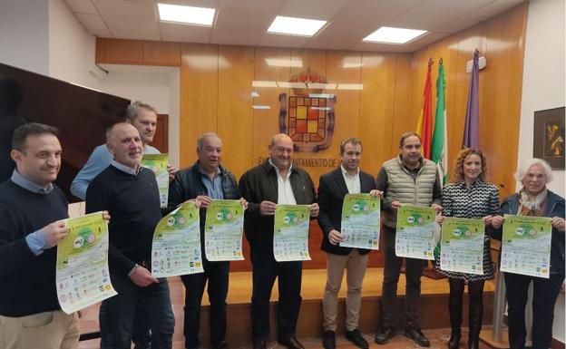 Veteranos del Real Jaén y sanitarios se enfrentan en un partido a favor de niños con cáncer