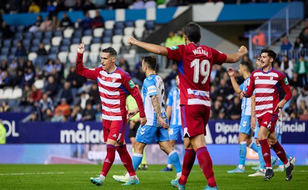 El Granada rescata un punto pasado por agua