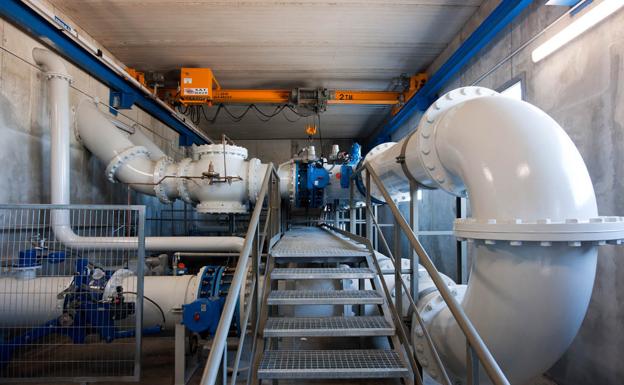 El delegado de Agricultura urge al Estado que duplique la desaladora de Carboneras