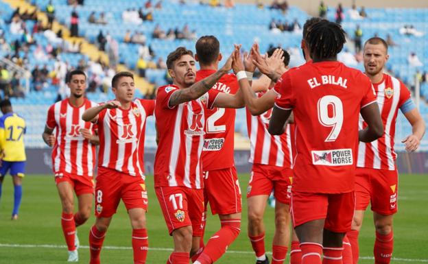 El Bilal marca en el estreno de Luis Suárez