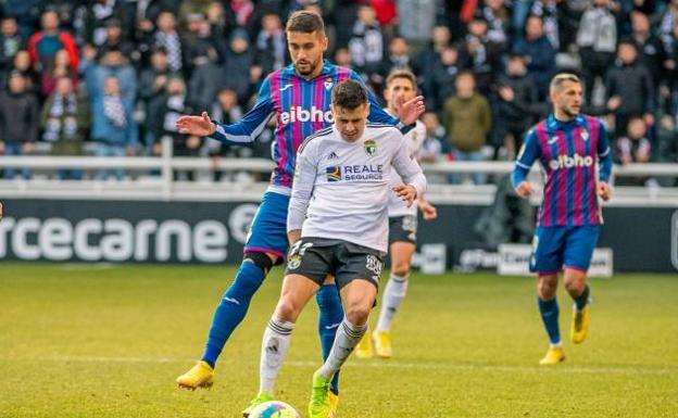 El Burgos pierde a su máximo goleador para visitar Los Cármenes