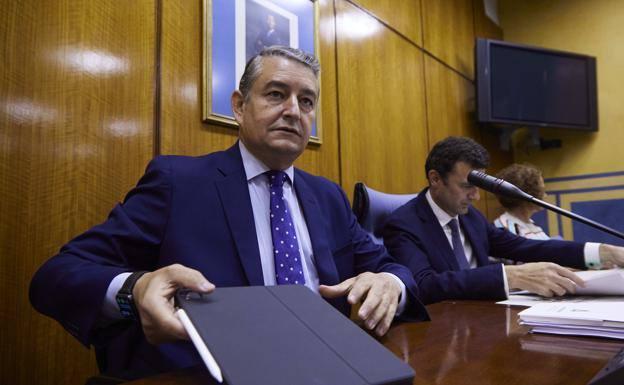Sanz ve «falta de objetividad» en la designación de la agencia y apoyará las «iniciativas» de Granada