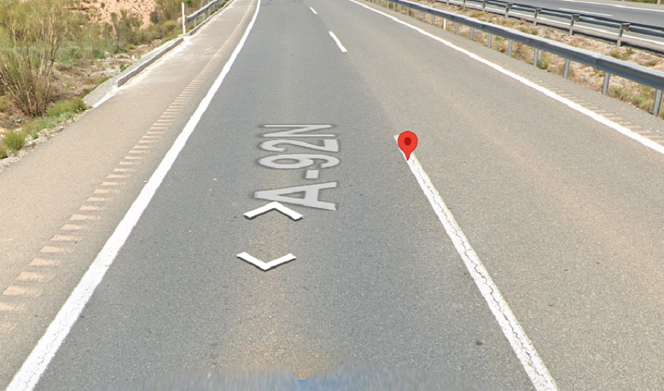 Cinco heridos tras la salida de vía de un turismo en Guadix