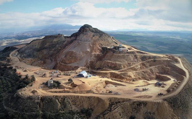 La UGR propone la explotación de la celestina, mineral que se usa en microchips, muy presente en Granada