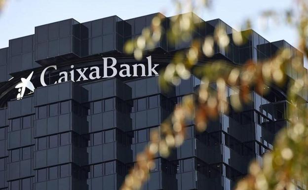 CaixaBank avisa a sus clientes para mejorar su Declaración de la Renta