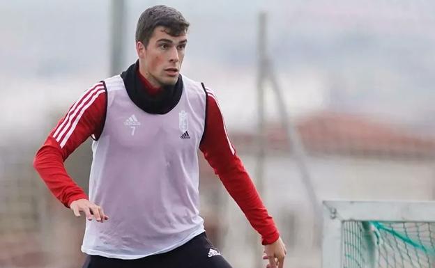 Paco López busca alternativas para un centro del campo bajo mínimos