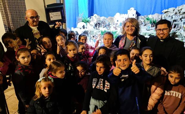 Gádor inicia sus actividades festivas con la primera 'Ventana de Navidad'