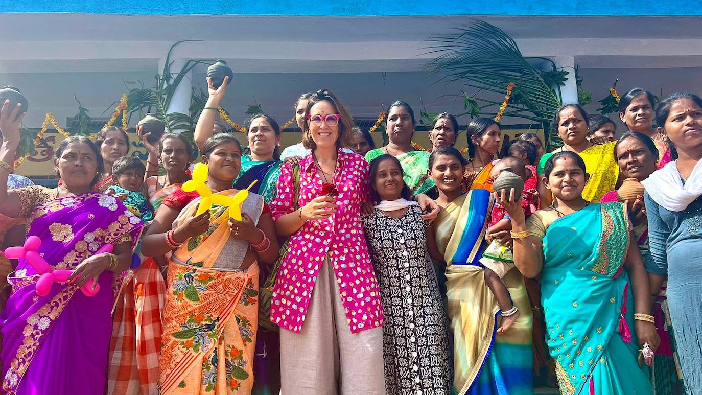 La diseñadora granadina María Francés venderá su armario en un mercadillo solidario para la India