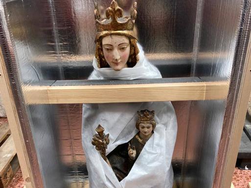 Devuelven a su dueño la talla de una Virgen con niño que fue incautada