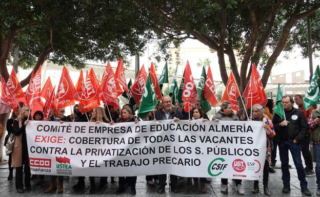 Exigen a Educación que cubra las cerca de 100 vacantes de personal laboral