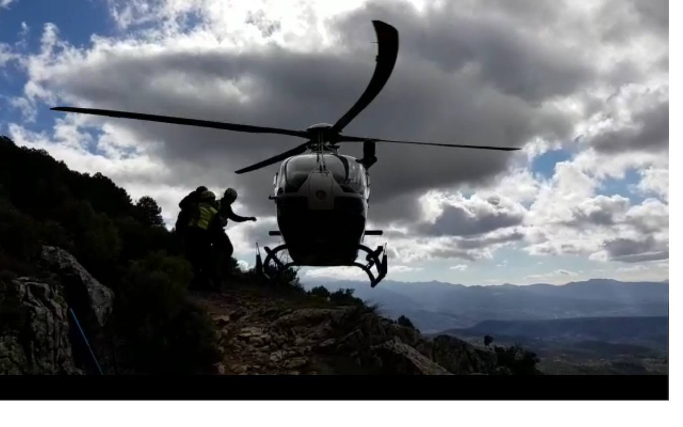 Trasladado en helicóptero de la Cruz de Víznar al PTS un senderista con dolor de pecho