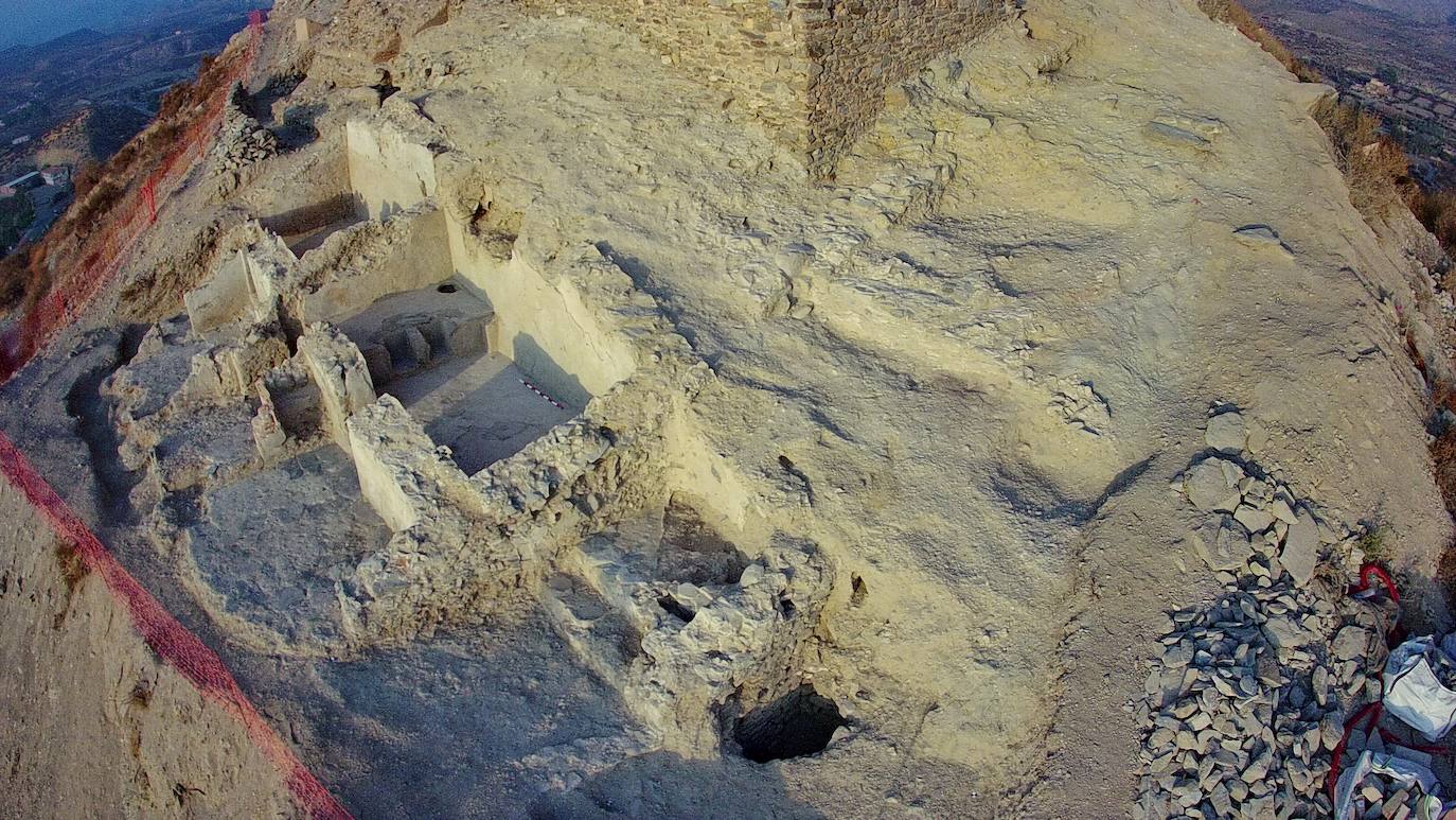 Dos viviendas andalusíes afloran en los trabajos arqueológicos del Castillo de Tabernas