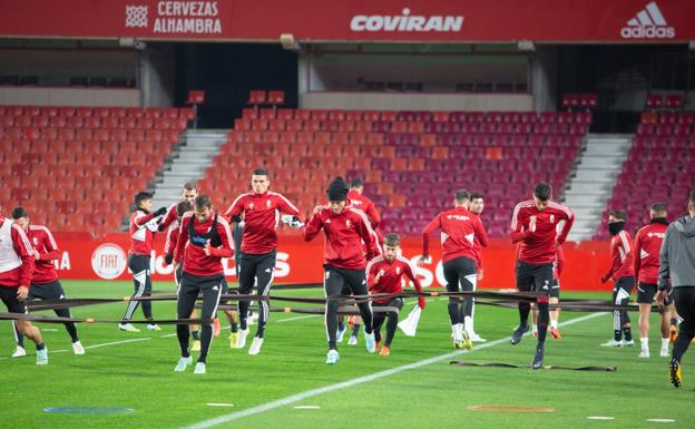 «El 90% del vestuario del Granada va con Messi»