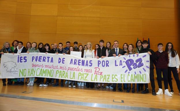 Educación premia a 17 colegios e institutos por fomentar la convivencia escolar en paz